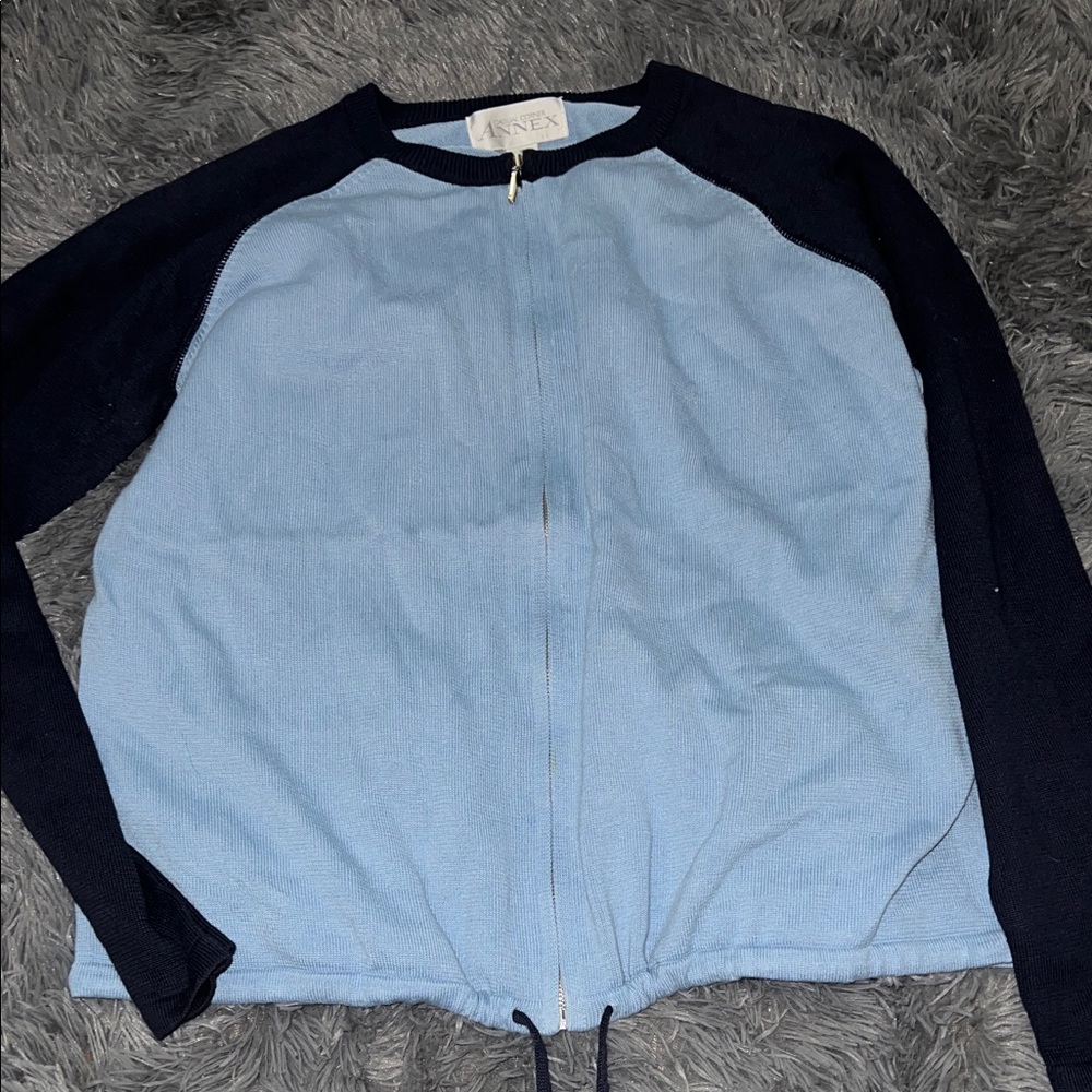 Women’s Light weight zip up sweater
